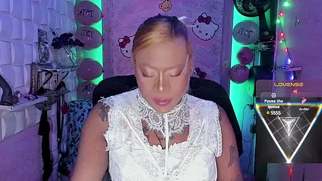 Snapshot of tsviolett chatting on 02/17/25, 07:21 tsviolett online show from 02/17/25, 07:21