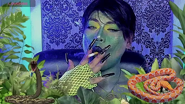 Snapshot of tsviolett chatting on 10/01/25, 07:09 tsviolett online show from 10/01/25, 07:09