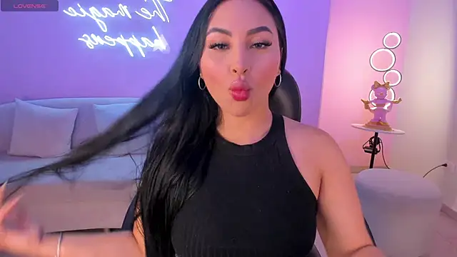 Snapshot of MiaRoberts1 chatting on 10/25/25, 12:34 MiaRoberts1 online show from 10/25/25, 12:34