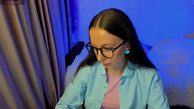 CurlySteph online show from 10/26/25, 04:46