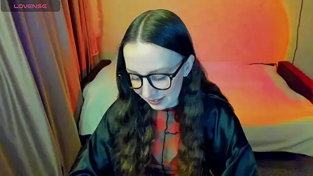 CurlySteph online show from 05/17/26, 05:42