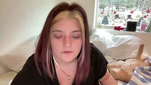 Snapshot of magicsparkles chatting on 12/28/24, 04:41 magicsparkles online show from 12/28/24, 04:41