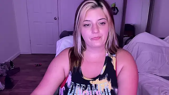 Snapshot of magicsparkles chatting on 02/19/25, 11:14 magicsparkles online show from 02/19/25, 11:14