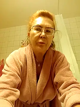 Hottie-Mom online show from 10/12/25, 08:02