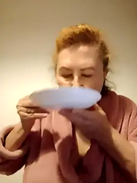 Hottie-Mom online show from 04/07/26, 08:31