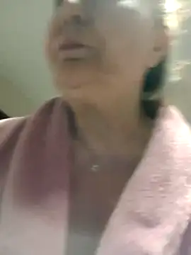 Hottie-Mom online show from 05/08/26, 08:19