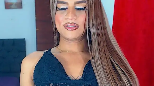 Snapshot of Valenntyna chatting on 12/11/24, 12:44 Valenntyna online show from 12/11/24, 12:44