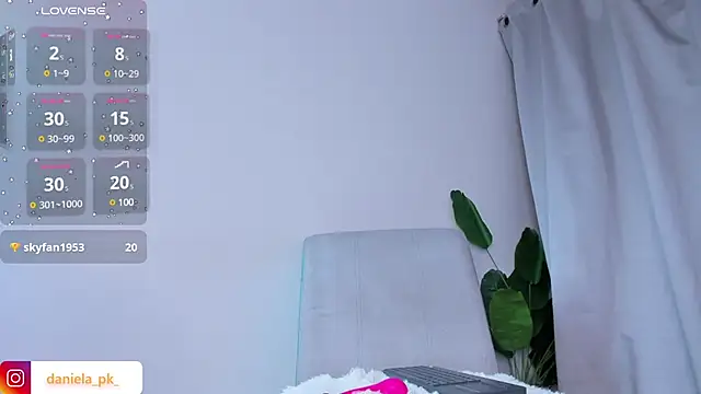 roxy pk  online show from 03/13/25, 06:12