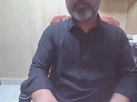 Snapshot of hairymaster95 chatting on 06/09/26, 04:35 hairymaster95 online show from 06/09/26, 04:35