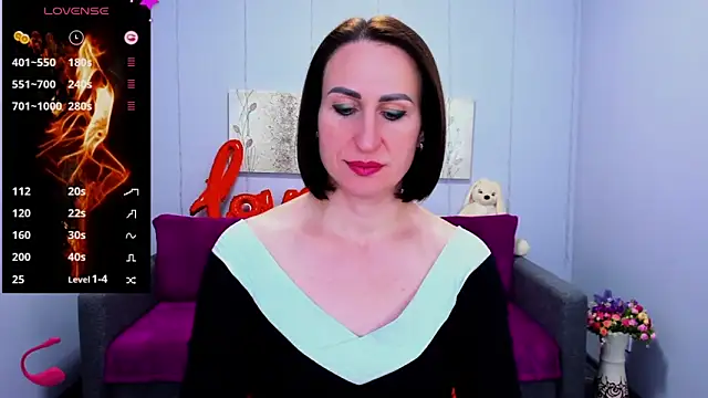 Snapshot of Nia_Smithh chatting on 03/22/25, 01:19 Nia Smithh online show from 03/22/25, 01:19