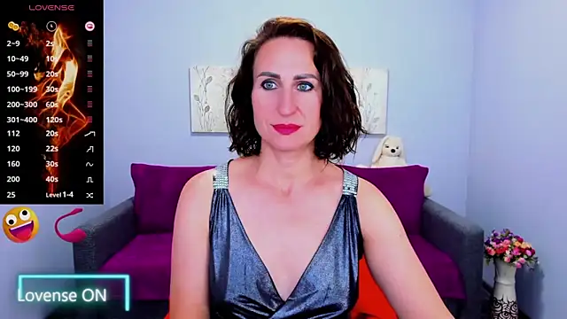 Snapshot of Nia_Smithh chatting on 09/23/25, 12:19 Nia Smithh online show from 09/23/25, 12:19