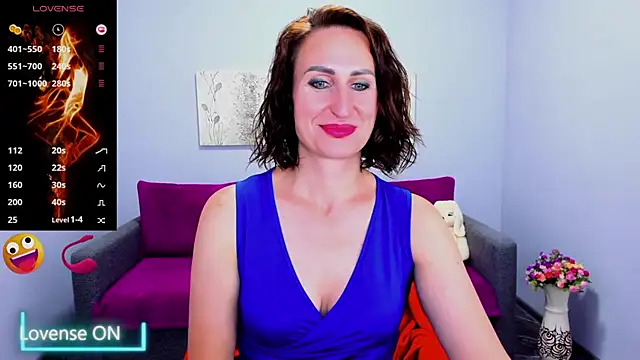 Snapshot of Nia_Smithh chatting on 09/24/25, 12:19 Nia Smithh online show from 09/24/25, 12:19