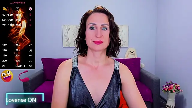 Snapshot of Nia_Smithh chatting on 10/22/25, 12:38 Nia Smithh online show from 10/22/25, 12:38