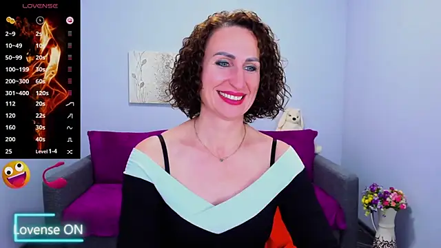 Snapshot of Nia_Smithh chatting on 11/07/25, 01:33 Nia Smithh online show from 11/07/25, 01:33