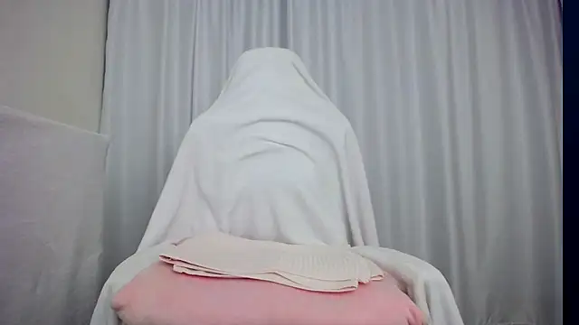 faceless  online show from 09/24/25, 08:06