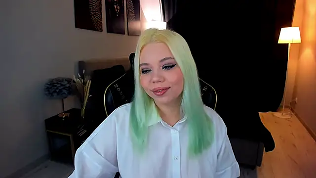 Snapshot of EnergyBunny_1 chatting on 11/18/25, 07:40 EnergyBunny 1 online show from 11/18/25, 07:40