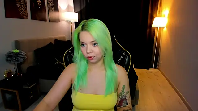 EnergyBunny 1 online show from 02/15/26, 07:32