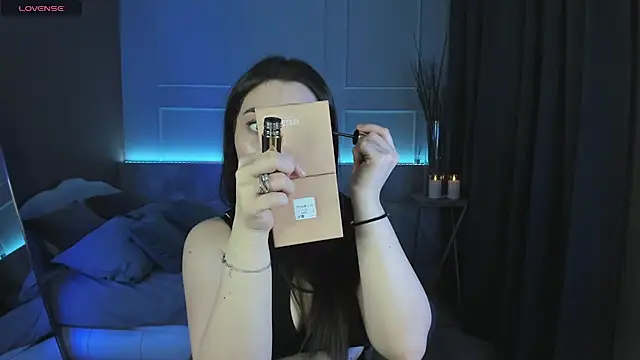 KylieMellow online show from 02/21/25, 12:17