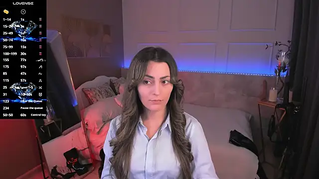 Snapshot of KylieMellow chatting on 07/18/26, 05:44 KylieMellow online show from 07/18/26, 05:44