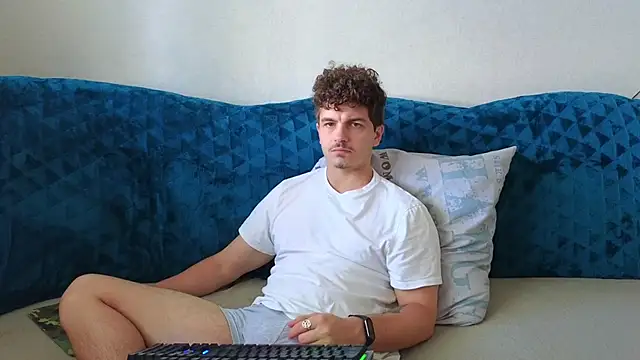 Snapshot of Remy_Miles chatting on 09/12/25, 07:30 Remy Miles online show from 09/12/25, 07:30