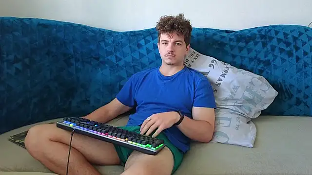 Snapshot of Remy_Miles chatting on 09/15/25, 07:52 Remy Miles online show from 09/15/25, 07:52