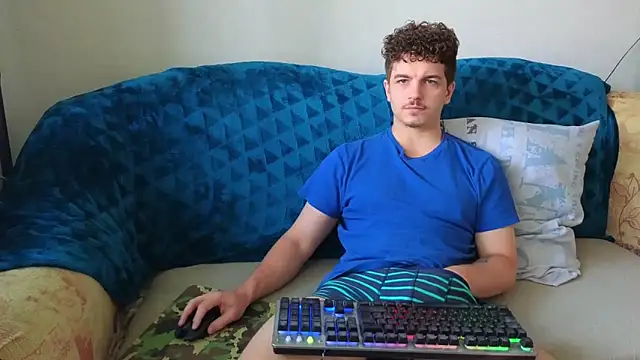 Snapshot of Remy_Miles chatting on 09/27/25, 07:02 Remy Miles online show from 09/27/25, 07:02