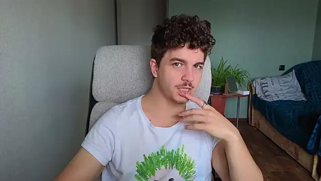 Snapshot of Remy_Miles chatting on 10/20/25, 07:20 Remy Miles online show from 10/20/25, 07:20