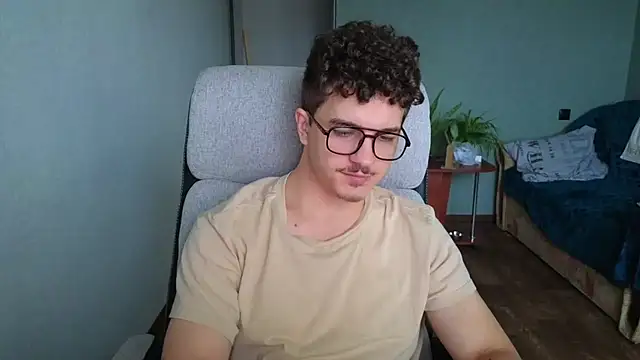 Snapshot of Remy_Miles chatting on 10/31/25, 07:20 Remy Miles online show from 10/31/25, 07:20