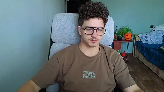 Snapshot of Remy_Miles chatting on 11/18/25, 09:58 Remy Miles online show from 11/18/25, 09:58