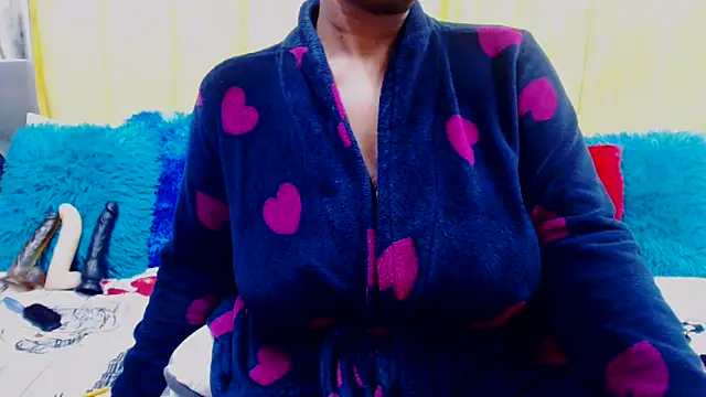 Snapshot of Bustydiva88 chatting on 12/20/24, 03:14 Bustydiva88 online show from 12/20/24, 03:14