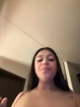 Alyshanon18 online show from 01/08/25, 09:42