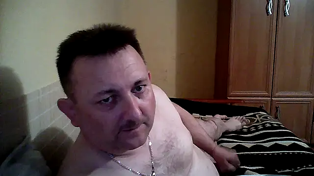 Snapshot of Novy73 chatting on 11/27/25, 09:17 Novy73 online show from 11/27/25, 09:17