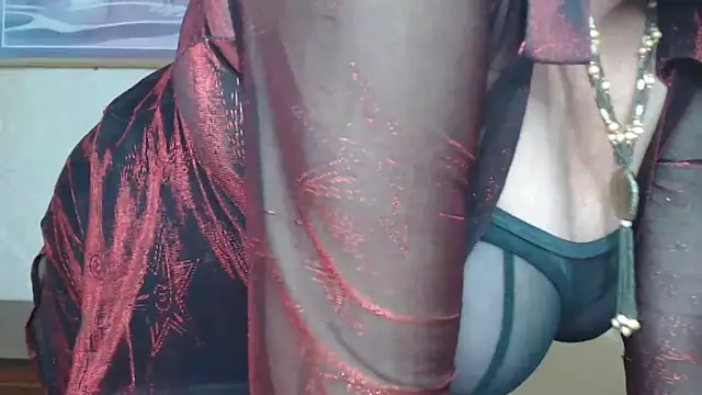 Snapshot of Milf4love50 chatting on 11/04/25, 01:32 Milf4love50 online show from 11/04/25, 01:32