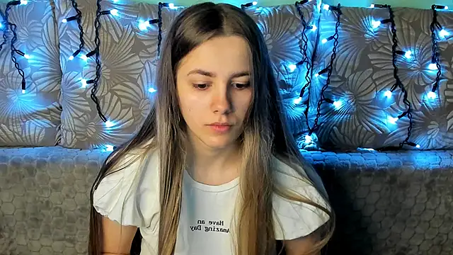 MaggieCake online show from 03/04/25, 03:44