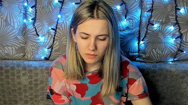 MaggieCake online show from 03/12/25, 01:25