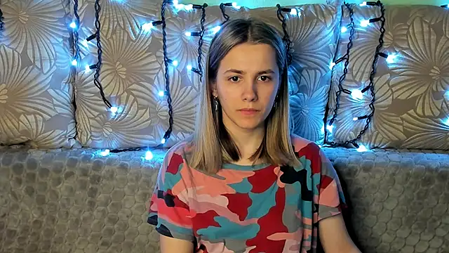 MaggieCake online show from 03/14/25, 04:21