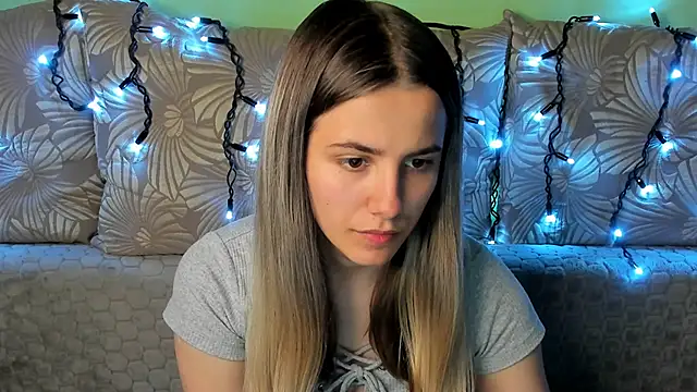 MaggieCake online show from 10/20/25, 01:50