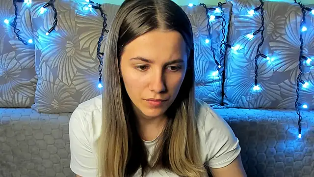 MaggieCake online show from 10/23/25, 02:22