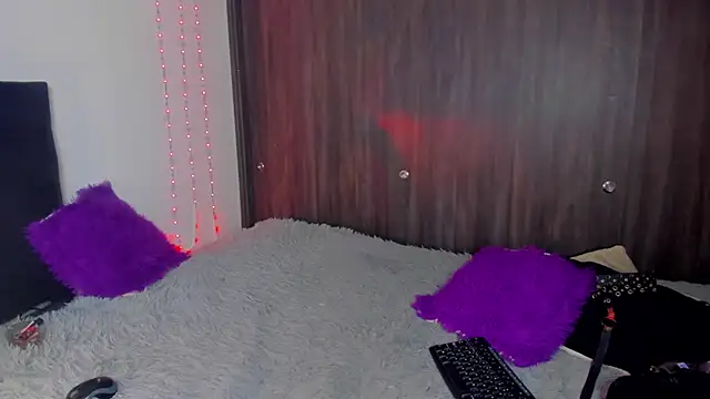 Rainnbow  online show from 03/15/25, 05:37