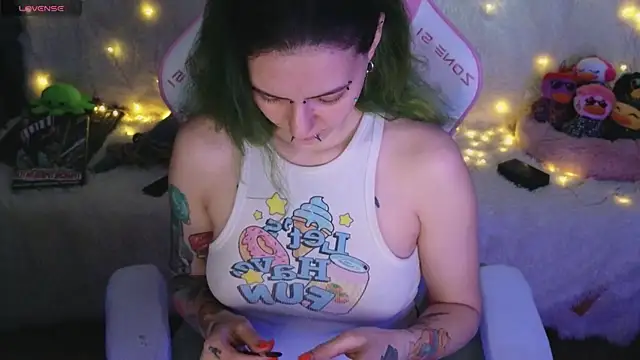 Ginger Stay online show from 05/04/26, 10:11
