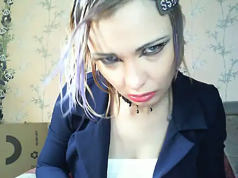 WildMissNiks online show from 04/16/26, 06:58