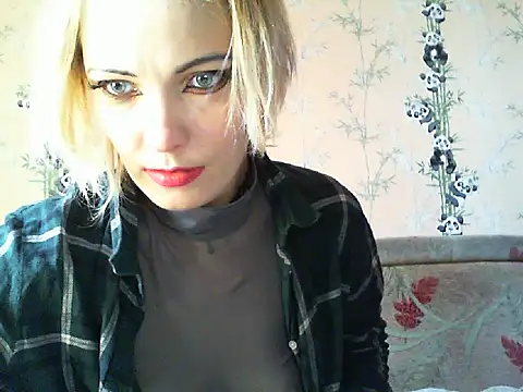 WildMissNiks online show from 05/05/26, 06:54
