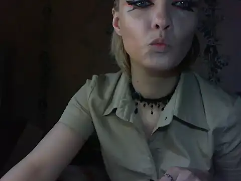 WildMissNiks online show from 05/13/26, 06:11