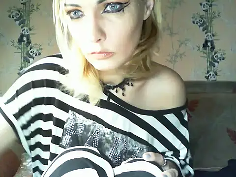 WildMissNiks online show from 07/21/26, 06:38