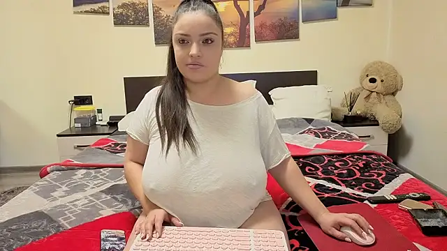 adelline online show from 02/02/26, 09:46