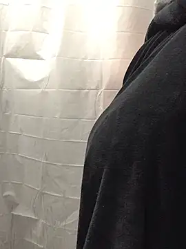 Snapshot of 69RIPsta69 chatting on 02/21/25, 06:29 69RIPsta69 online show from 02/21/25, 06:29