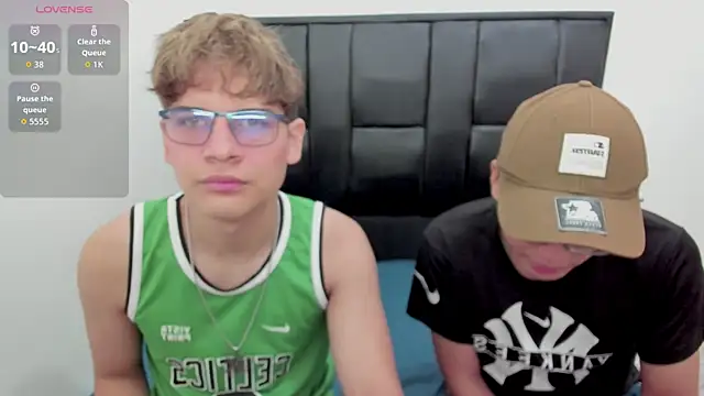 Snapshot of javieryalejandro chatting on 10/21/25, 01:01 javieryalejandro online show from 10/21/25, 01:01