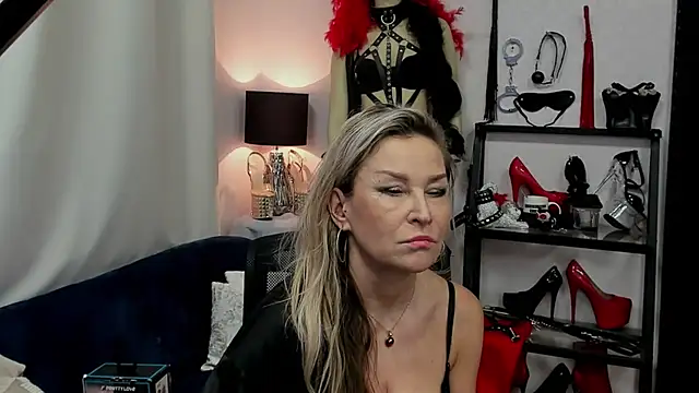 crystaLUX online show from 01/11/25, 08:43