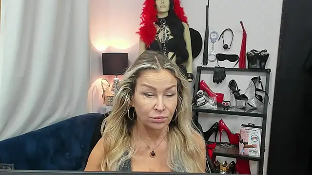 crystaLUX online show from 10/15/25, 04:12