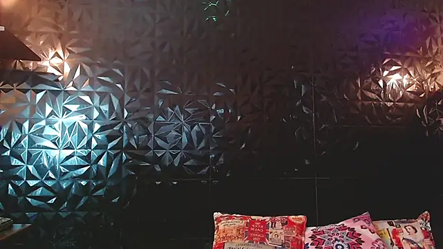 PINK  LOLA1 online show from 04/17/26, 11:30